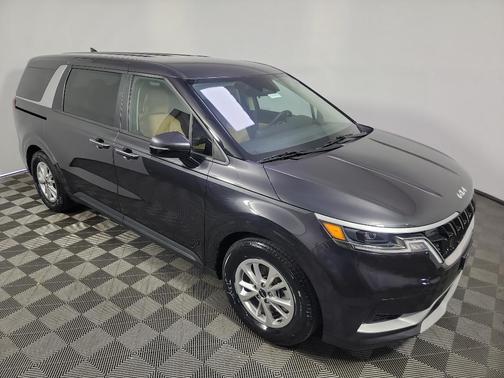 2024 Kia Carnival LX