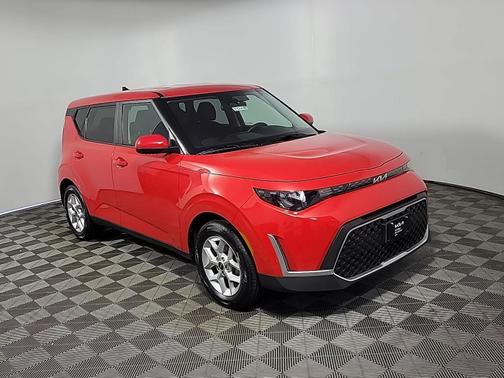 Inferno Red 2023 Kia Soul LX