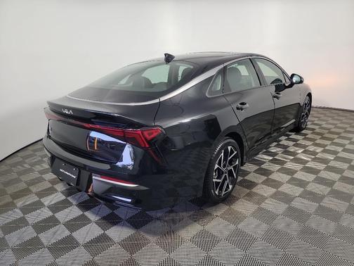 2025 Kia K5 EX