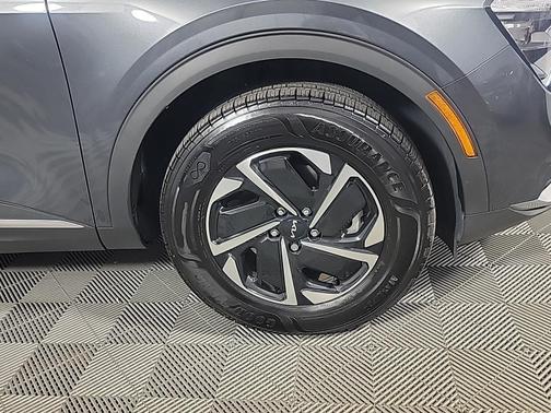 Gravity Gray 2023 Kia Sportage Hybrid LX