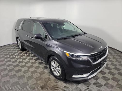2022 Kia Carnival LX