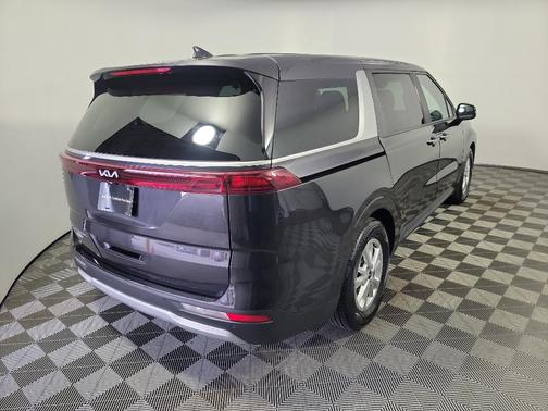 2022 Kia Carnival LX