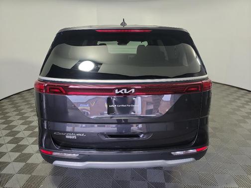 2022 Kia Carnival LX