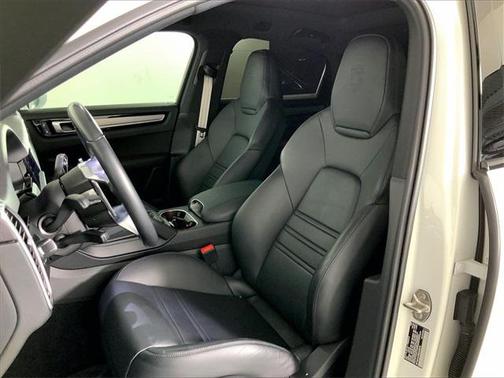 2022 Porsche Cayenne Platinum Edition
