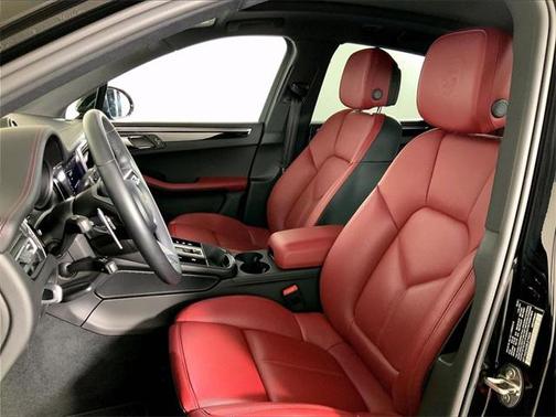 2024 Porsche Macan 