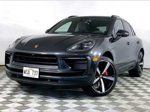 Volcano Grey Metallic 2022 Porsche Macan Macan