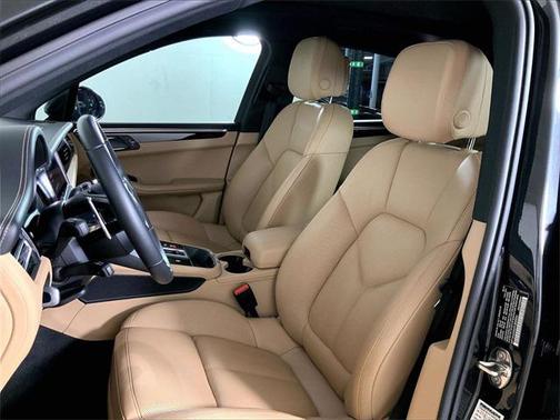 2023 Porsche Macan T