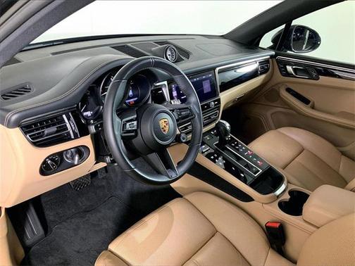 2023 Porsche Macan T
