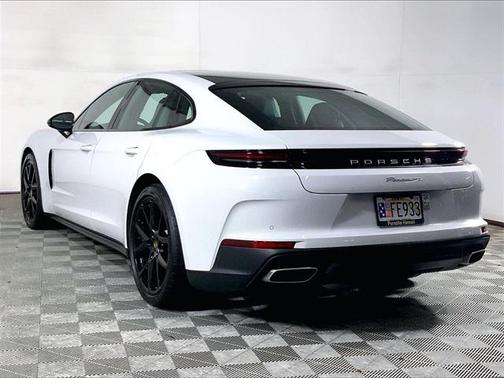 2024 Porsche Panamera 4