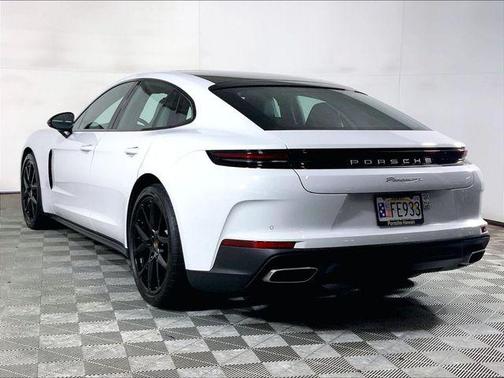 2024 Porsche Panamera 4