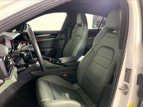 2024 Porsche Panamera 4