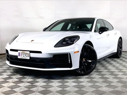 2024 Porsche Panamera 4
