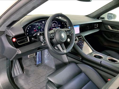 2025 Porsche Taycan Turbo