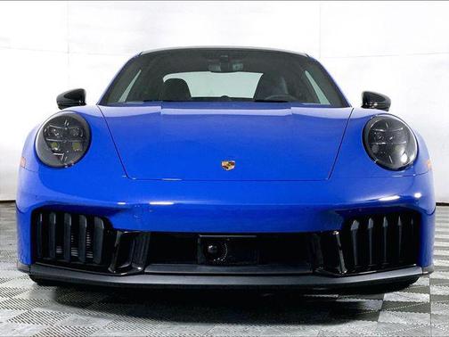 2025 Porsche 911 Carrera 4 GTS