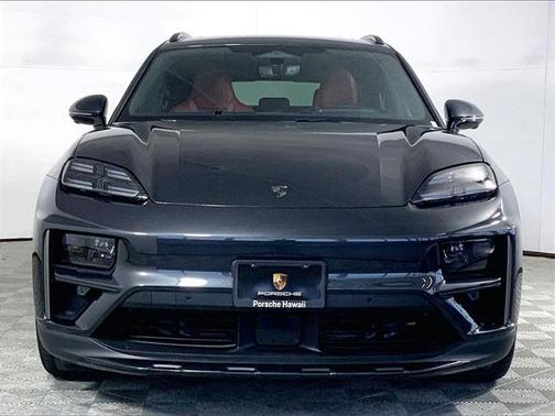 2025 Porsche Macan Turbo