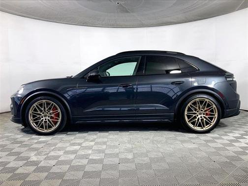 2025 Porsche Macan Turbo