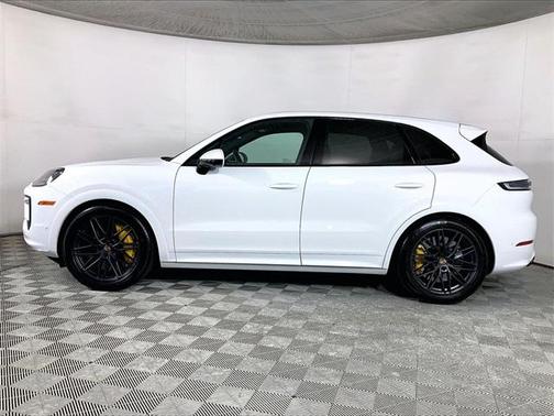2025 Porsche Cayenne GTS
