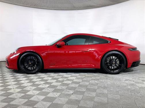 2024 Porsche 911 Carrera GTS