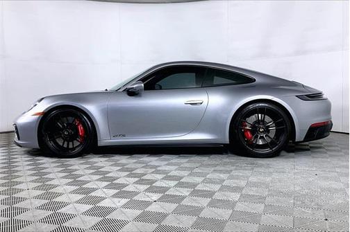 2024 Porsche 911 Carrera 4 GTS