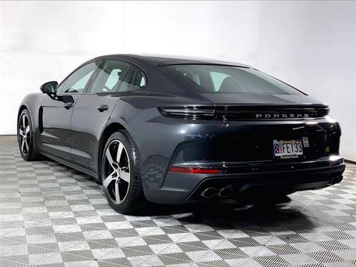 2024 Porsche Panamera 