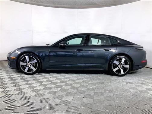 2024 Porsche Panamera 