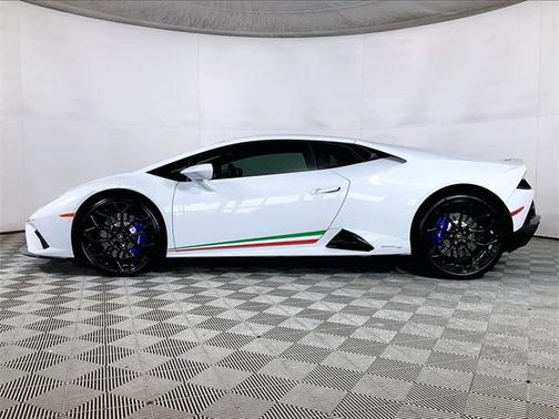 2021 Lamborghini Huracan EVO Base