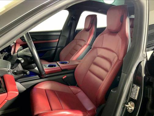 2020 Porsche Taycan Turbo