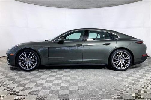 2025 Porsche Panamera 