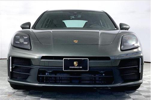 2025 Porsche Panamera 