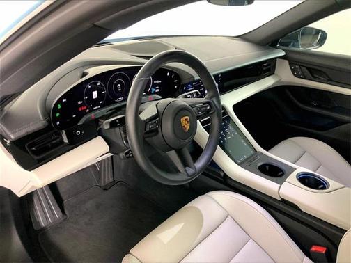 2022 Porsche Taycan 