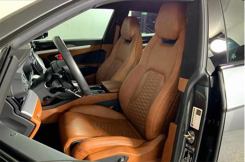 2019 Lamborghini Urus Base