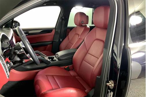 2022 Porsche Cayenne Platinum Edition