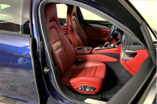 2020 Porsche Panamera