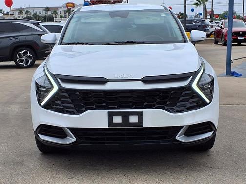 White Pearl 2024 Kia Sportage EX