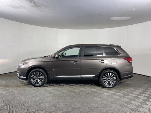 2020 Mitsubishi Outlander SE