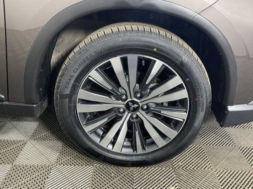 2020 Mitsubishi Outlander SE