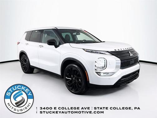 White Diamond 2023 Mitsubishi Outlander SEL Black Edition S-AWC