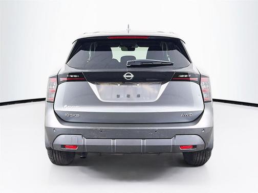 Gun Metallic 2025 Nissan Kicks SV