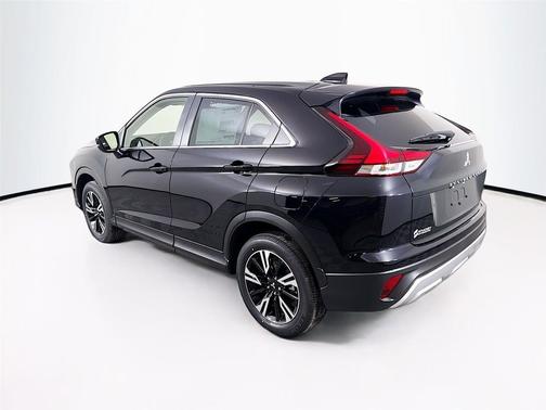 Labrador Black Pearl 2026 Mitsubishi Eclipse Cross SE