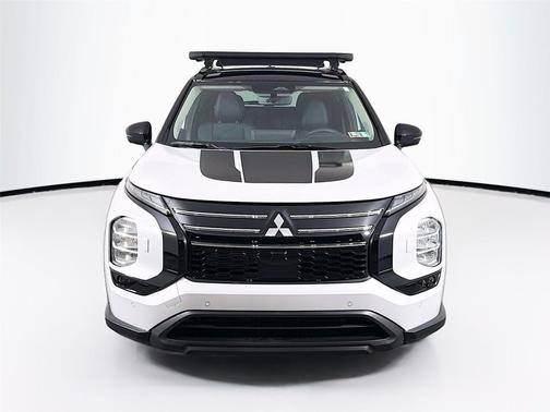 White Diamond With Black Roof 2026 Mitsubishi Outlander Trail Edition S-AWC