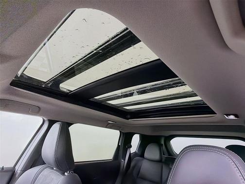White Diamond With Black Roof 2026 Mitsubishi Outlander Trail Edition S-AWC