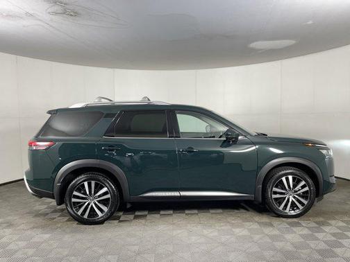 2024 Nissan Pathfinder Platinum 4WD