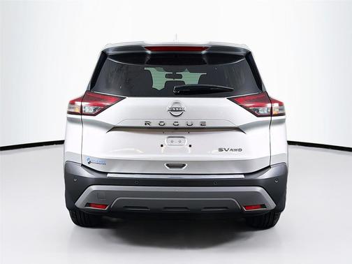 Brilliant Silver Metallic 2023 Nissan Rogue SV