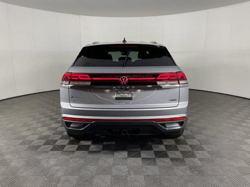 2025 Volkswagen Atlas Cross Sport 2.0T SE w/Technology 4MOTION