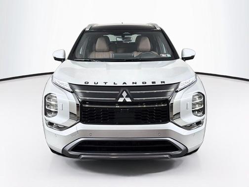White Diamond With Black Roof 2026 Mitsubishi Outlander PHEV SEL