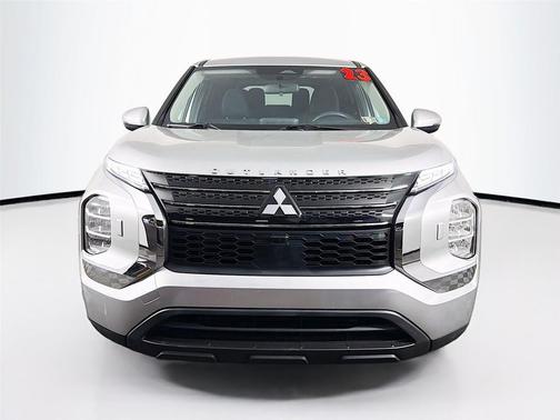 Alloy Silver Metallic 2023 Mitsubishi Outlander ES 2.5 S-AWC