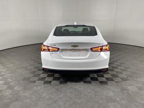 2022 Chevrolet Malibu FWD LT