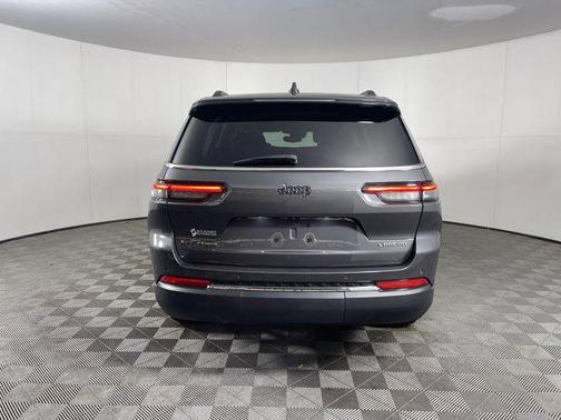 2022 Jeep Grand Cherokee L Laredo