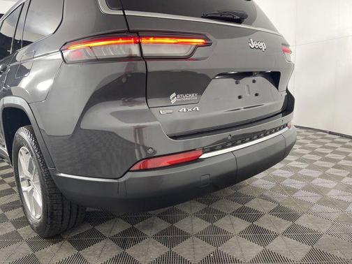 2022 Jeep Grand Cherokee L Laredo