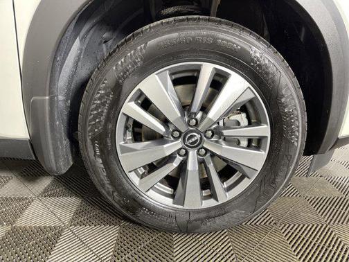 2023 Nissan Pathfinder SL 4WD